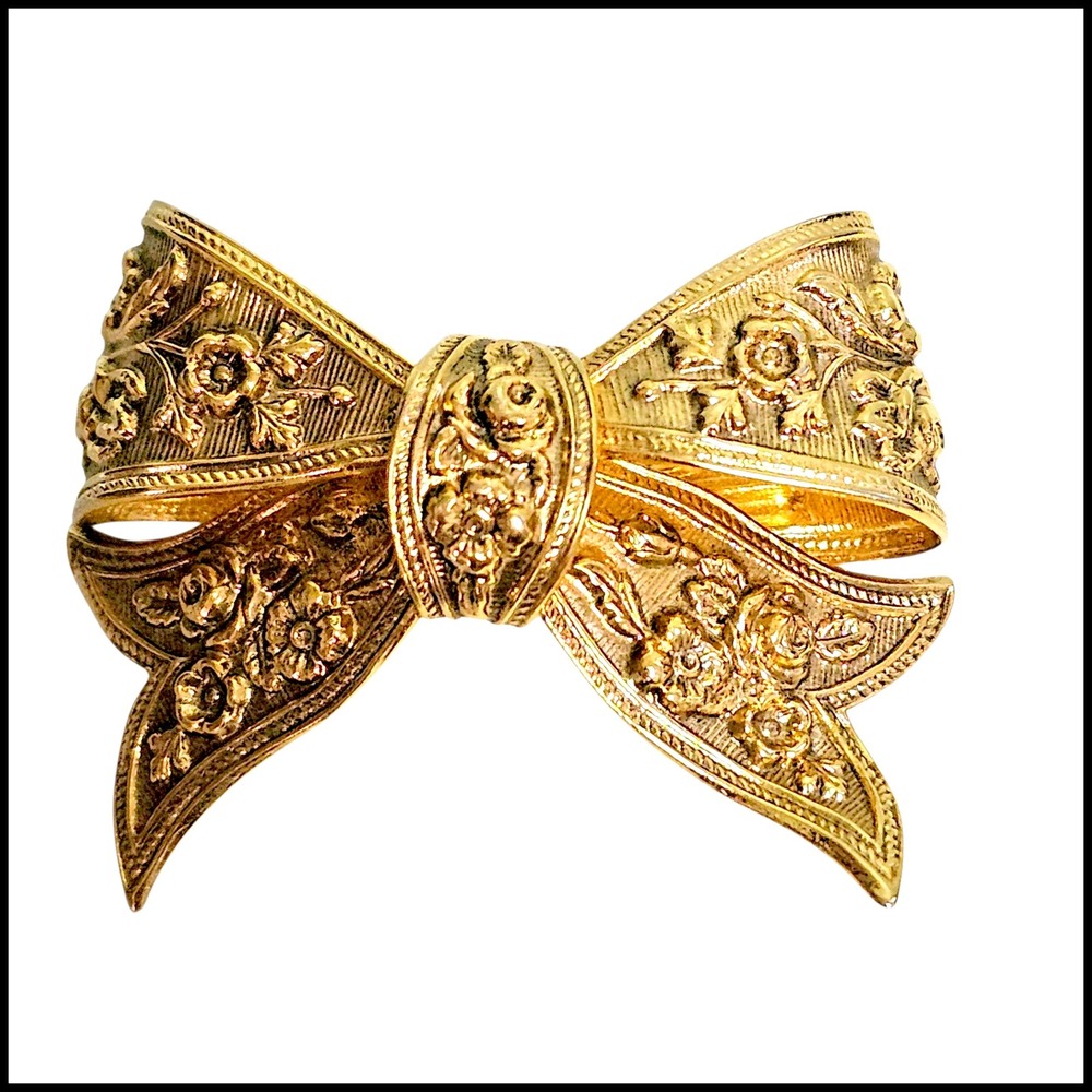 Gold Tone Bow Brooch Floral Details Design Vintage Style Jewelry Texturized